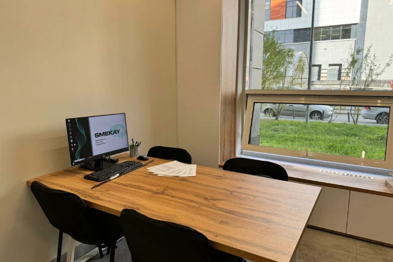 Арендовать Современный светлый офис с мебелью