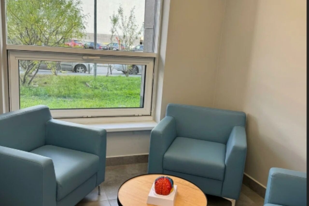 Арендовать Современный светлый офис с мебелью