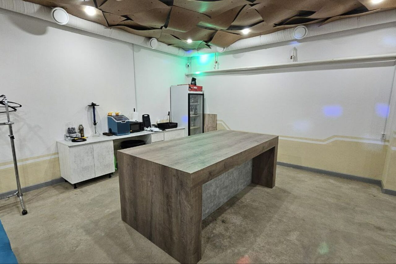 Арендовать Караоке-лофт с бильярдом