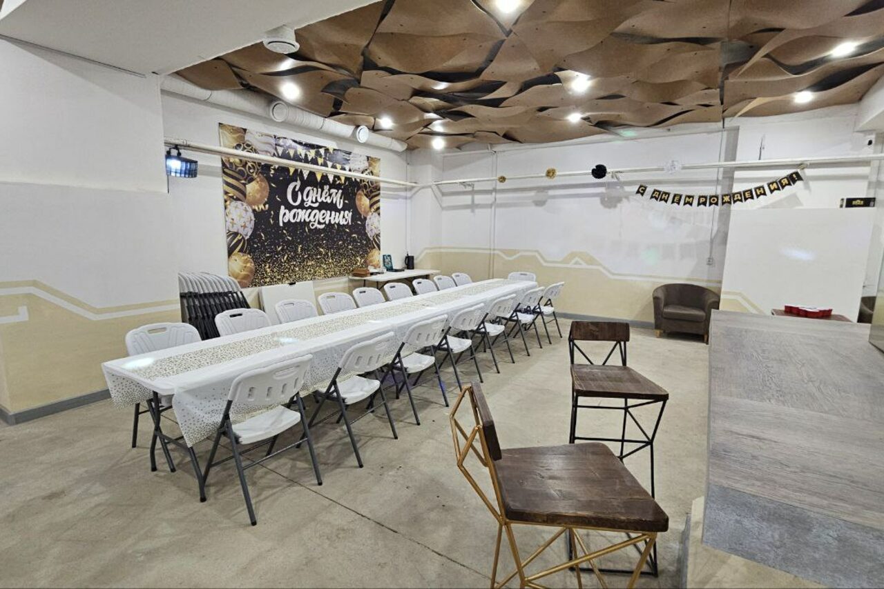 Арендовать Караоке-лофт с бильярдом