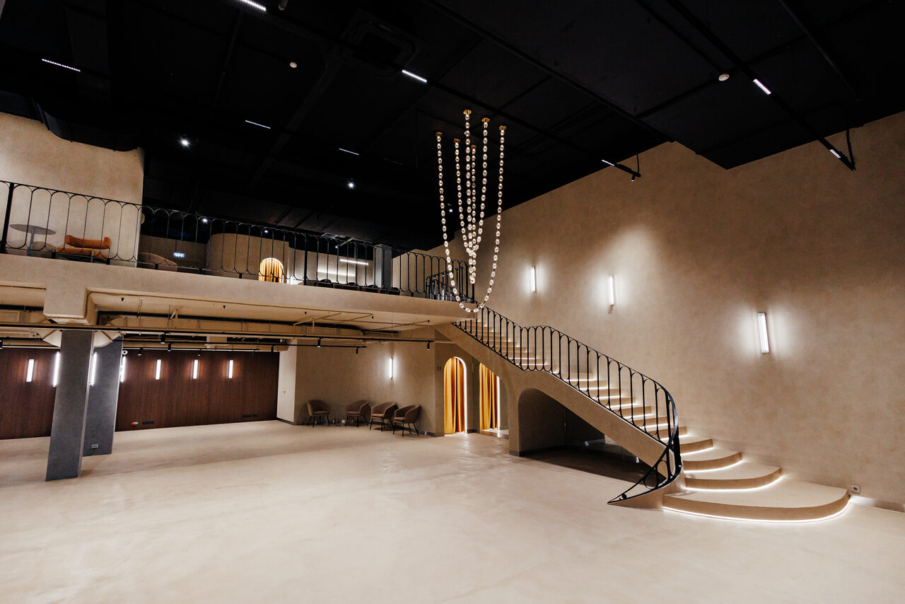 Арендовать SVOY(СВОЙ) ХАМОВНИКИ