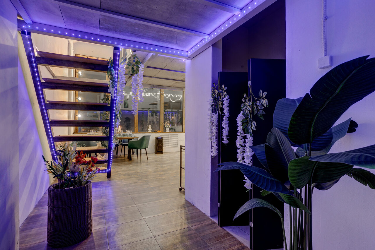 Арендовать Лофт Флора. Цветущий лофт для мероприятий