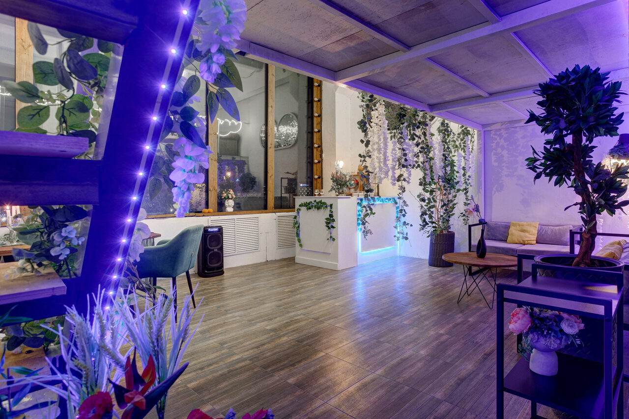 Арендовать Лофт Флора. Цветущий лофт для мероприятий