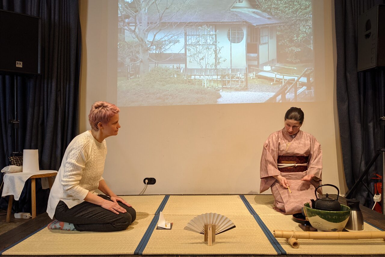 Арендовать Книги и кофе. Творческий лофт со сценой