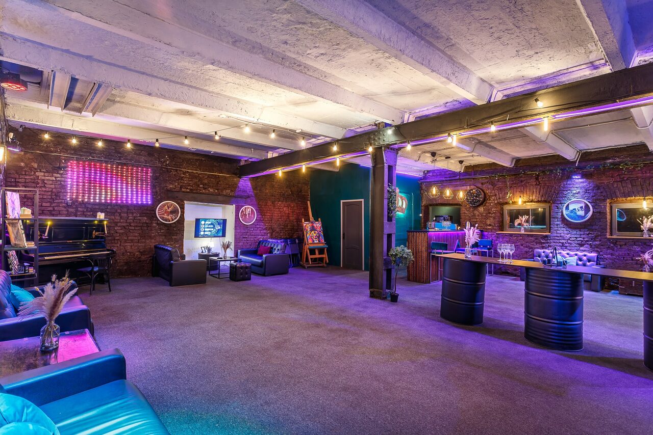 Арендовать Исторический лофт эпохи Российской Империи с летней верандой