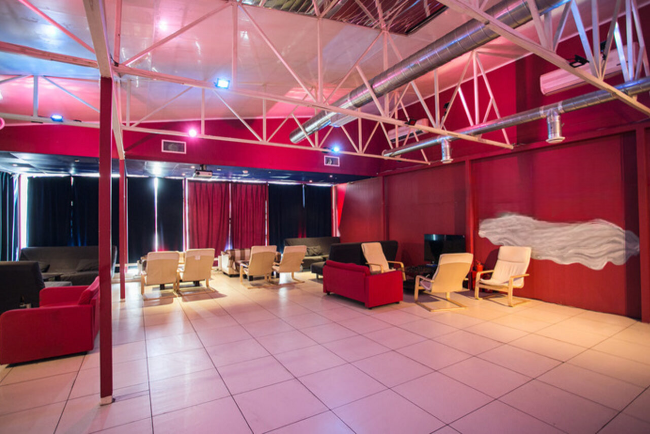 Арендовать Cosmo lounge loft&smouke. Лофт с настольными играми в ТЦ