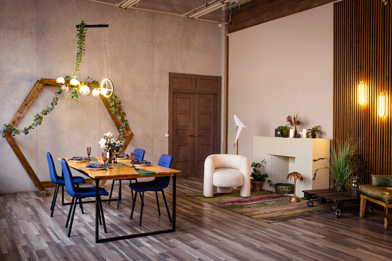 Арендовать Loft with vintage windows 