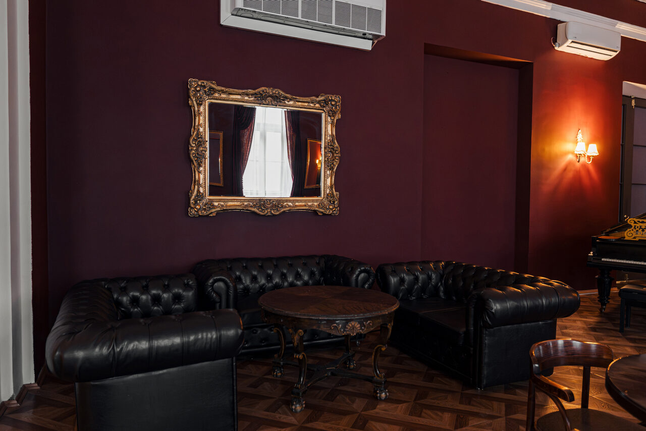 Арендовать Концертный зал со сценой, звуком и светом