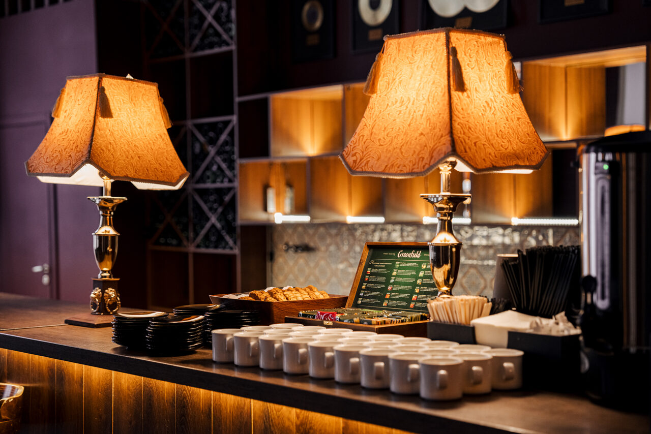 Арендовать Концертный зал со сценой, звуком и светом