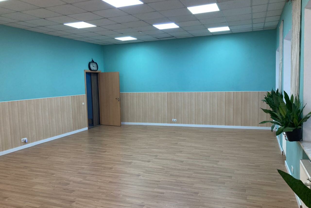 Арендовать Большой зал №4 площадью 55 м.кв. с растениями 