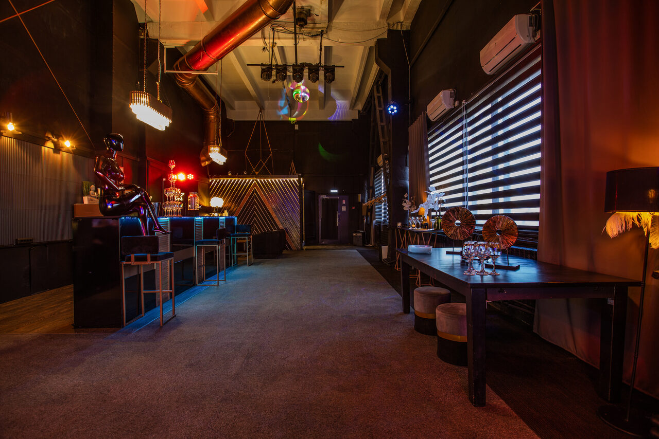 Арендовать Панорамный лофт с выходом на крышу