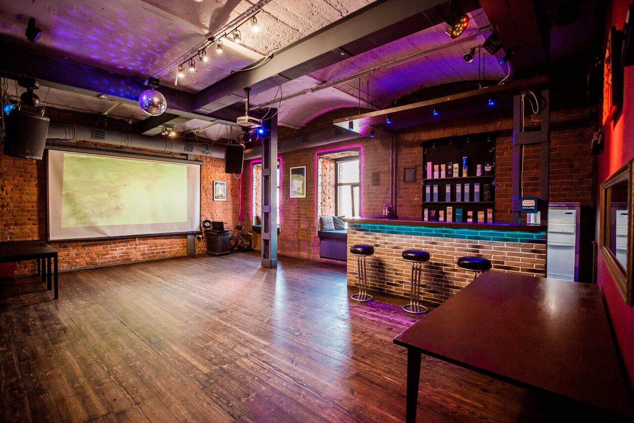 Арендовать Fashionable club loft in the very center of Moscow