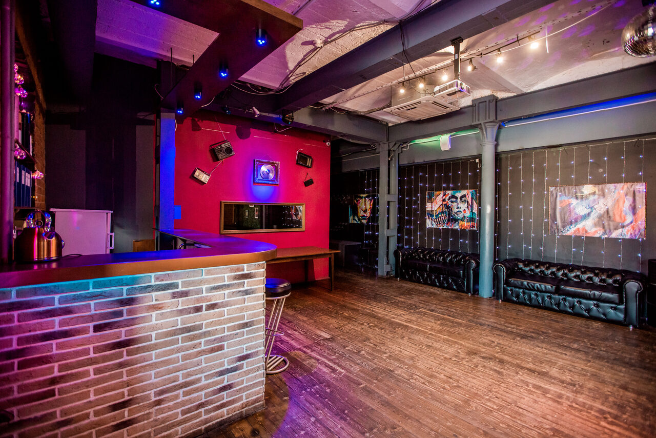 Арендовать Fashionable club loft in the very center of Moscow