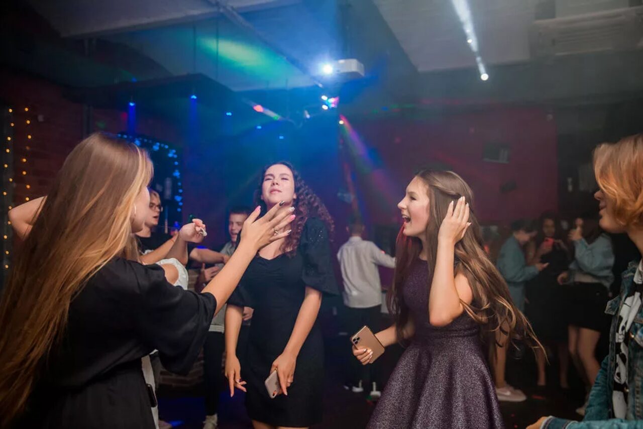 Арендовать Fashionable club loft in the very center of Moscow