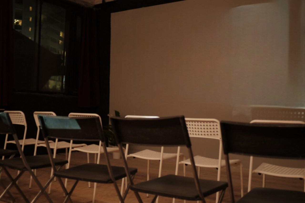 Арендовать Лофт с экраном во всю стену