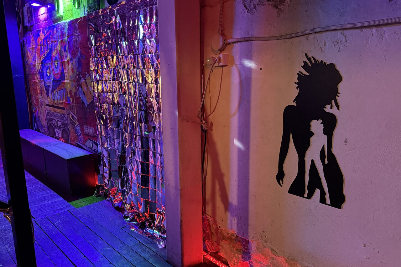 Арендовать Лофт ИЗНАНКА. Зал ЛИХИЕ 90-е