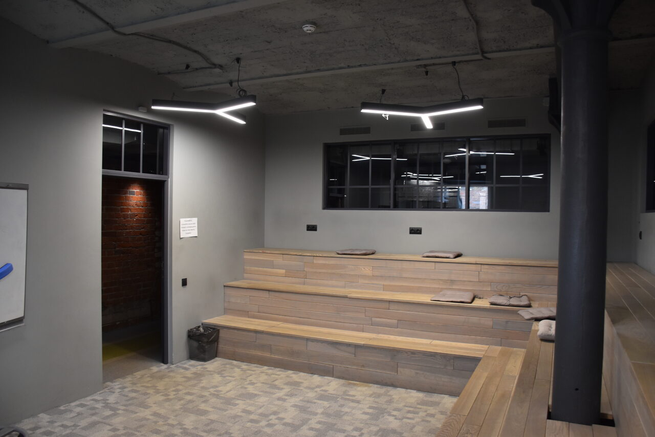 Арендовать Современный компьютерный класс