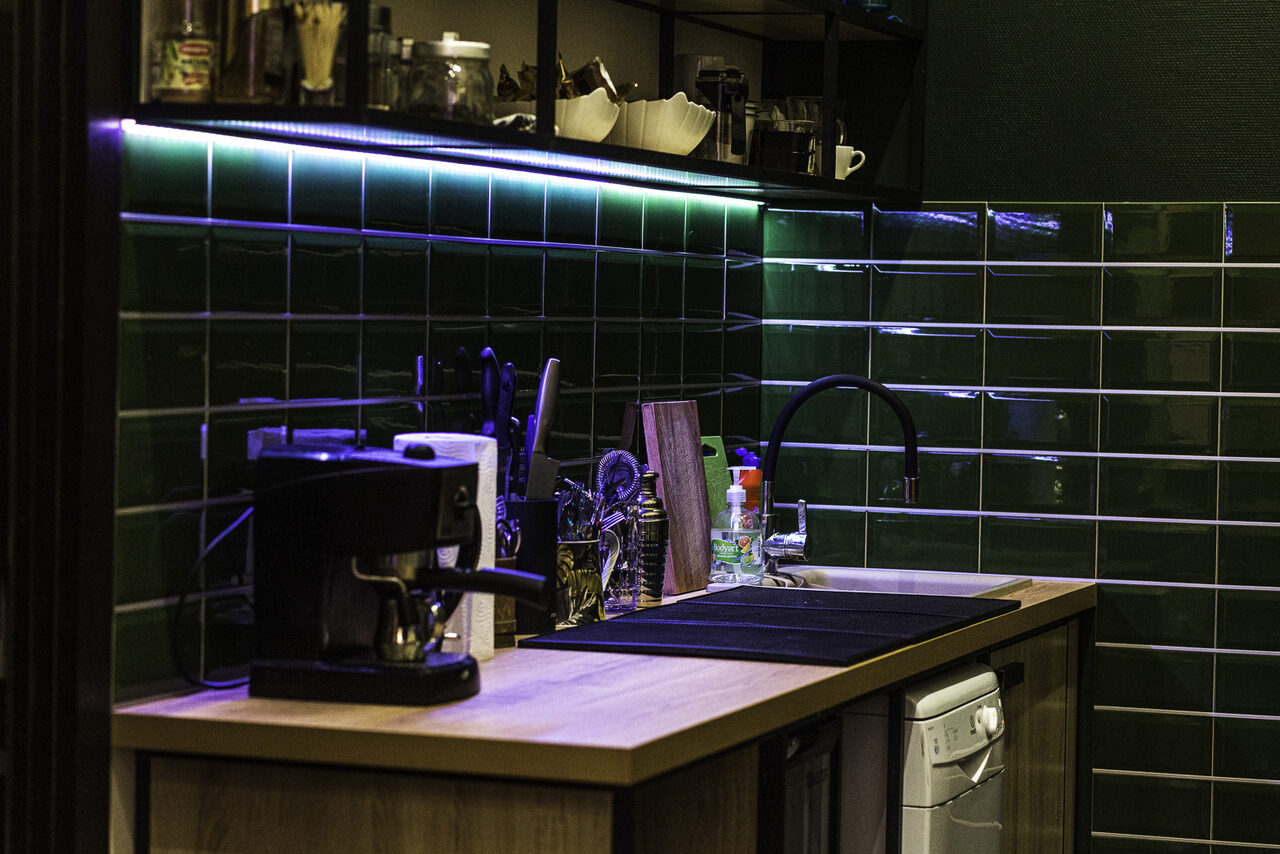 Арендовать Лофт для вечеринок с коктейльным баром 