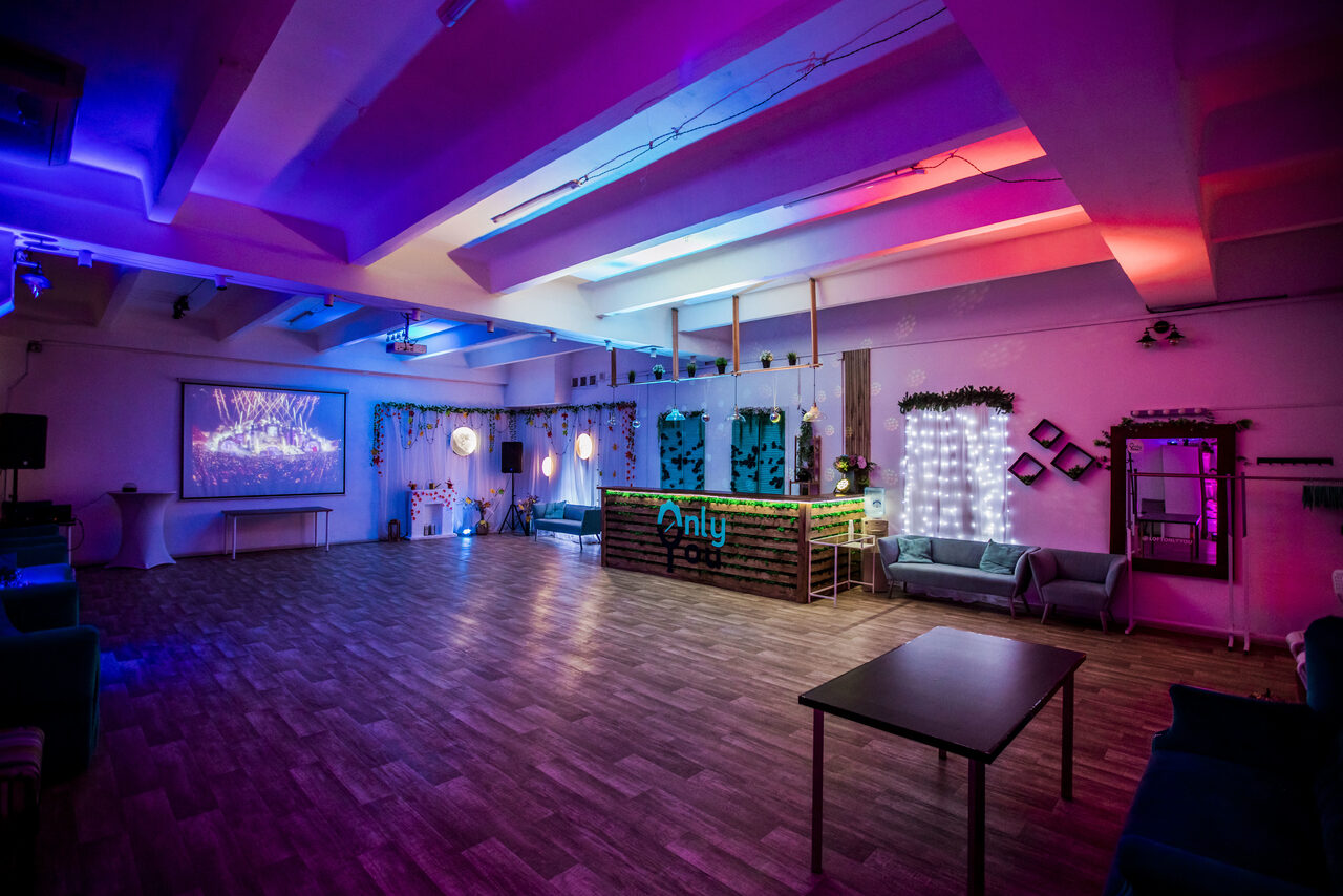 Арендовать Only You. Белый лофт с верандой