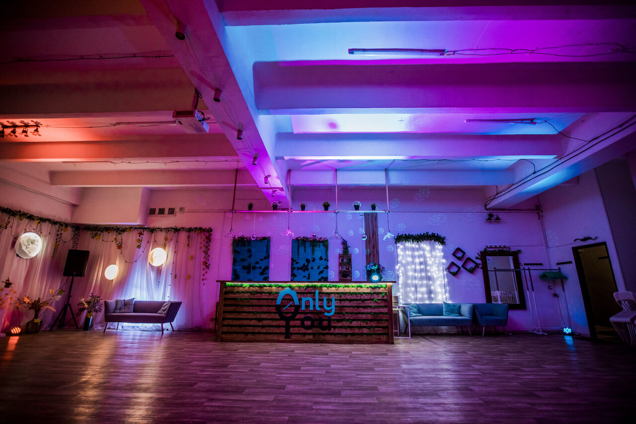 Арендовать Only You. Белый лофт с верандой