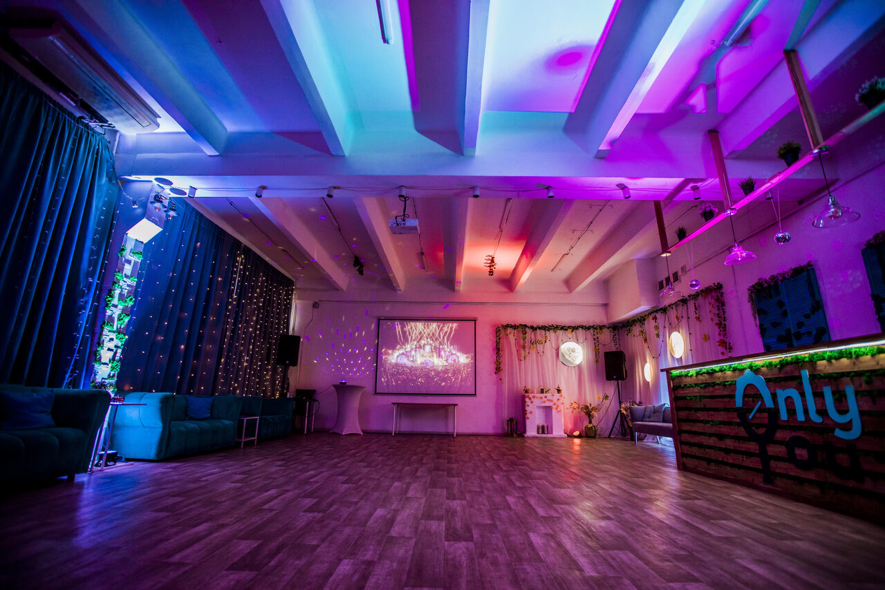 Арендовать Only You. Белый лофт с верандой