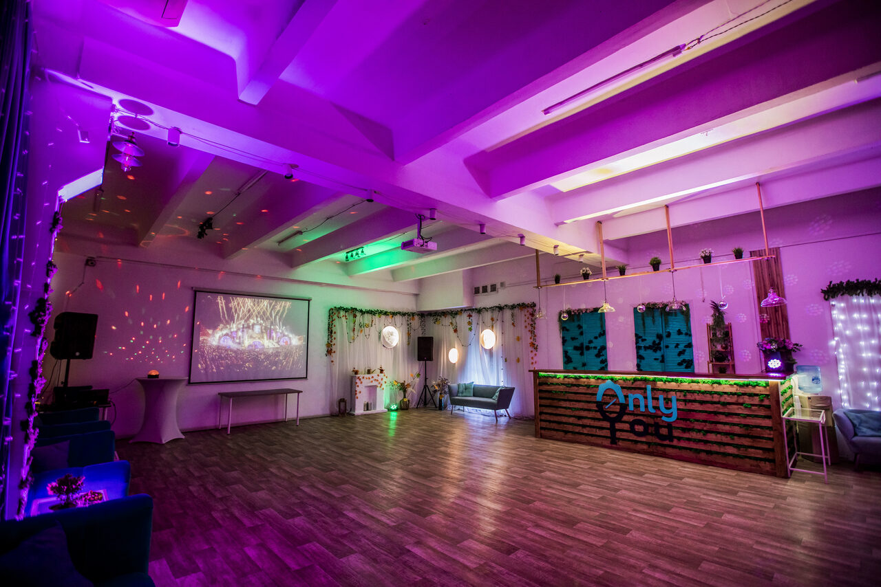 Арендовать Only You. Белый лофт с верандой