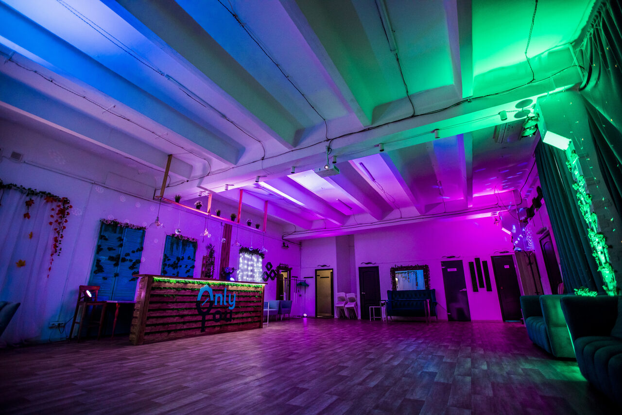 Арендовать Only You. Белый лофт с верандой