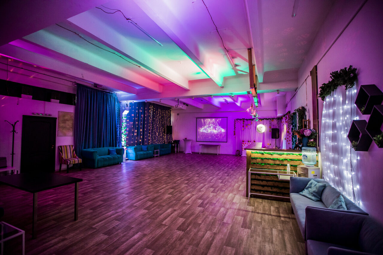 Арендовать Only You. Белый лофт с верандой