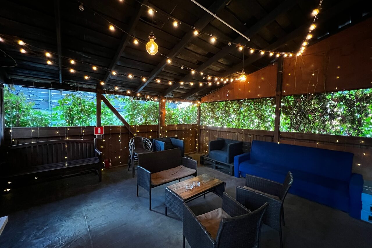 Арендовать Only You. Белый лофт с верандой