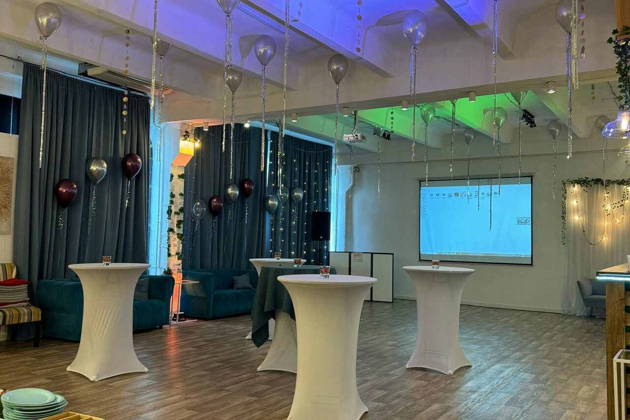 Арендовать Only You. Белый лофт с верандой