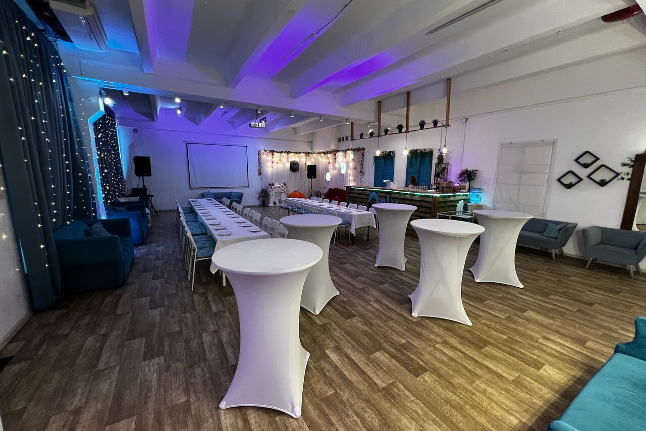 Арендовать Only You. Белый лофт с верандой