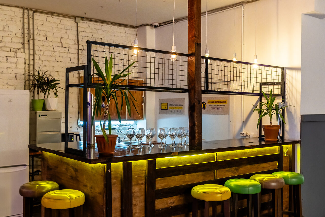 Арендовать Лофт для вечеринок и корпоративов со сценой