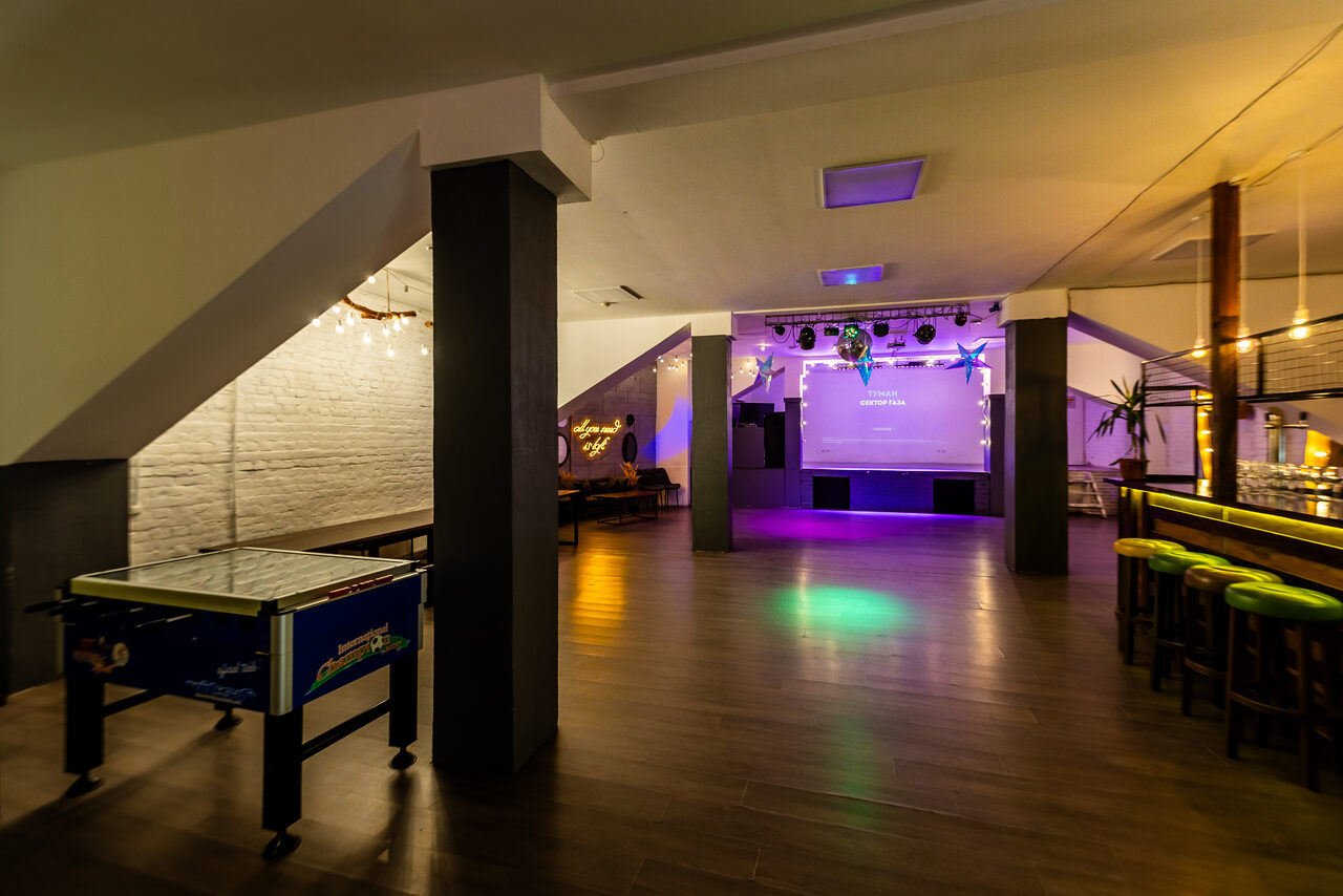 Арендовать Лофт для вечеринок и корпоративов со сценой