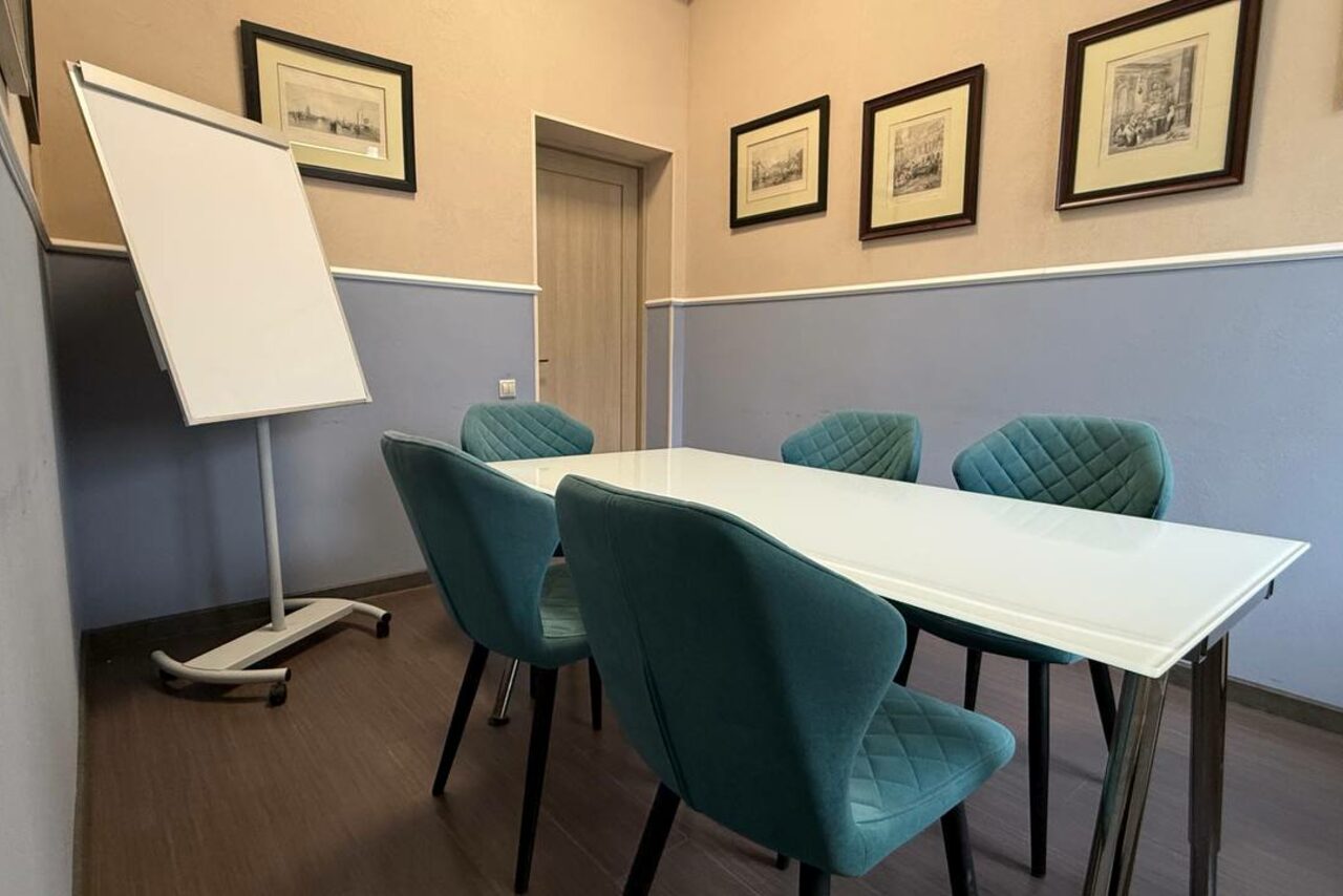 Арендовать Переговорная комната