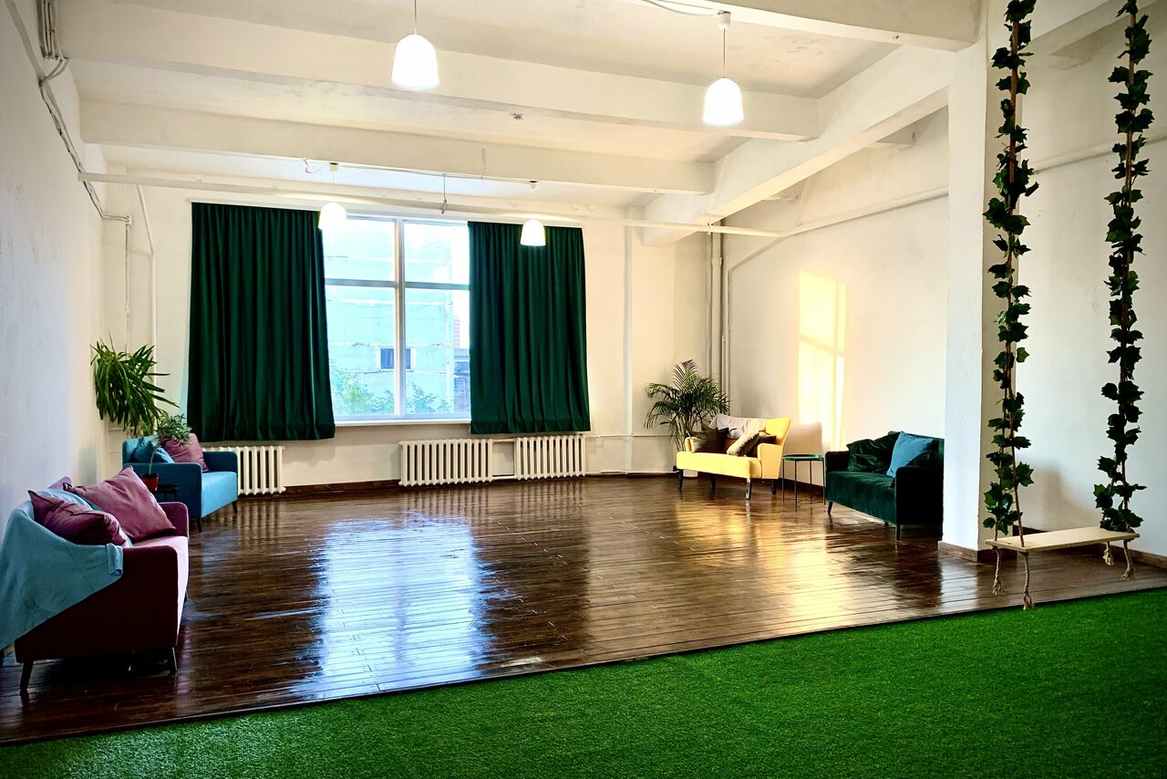 Арендовать Лофт Lirika Авангардный лофт для вечеринок