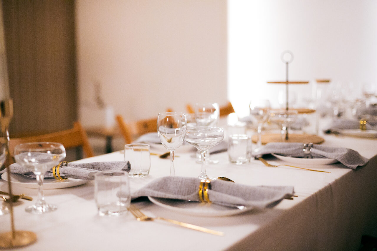 Арендовать Лофт с фактурными стенами и полом