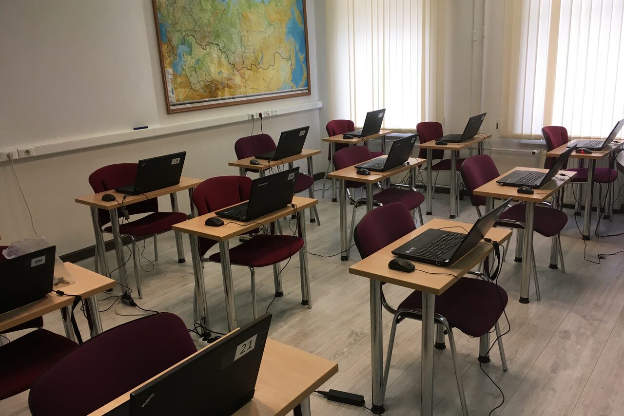 Арендовать Training class with administrator 