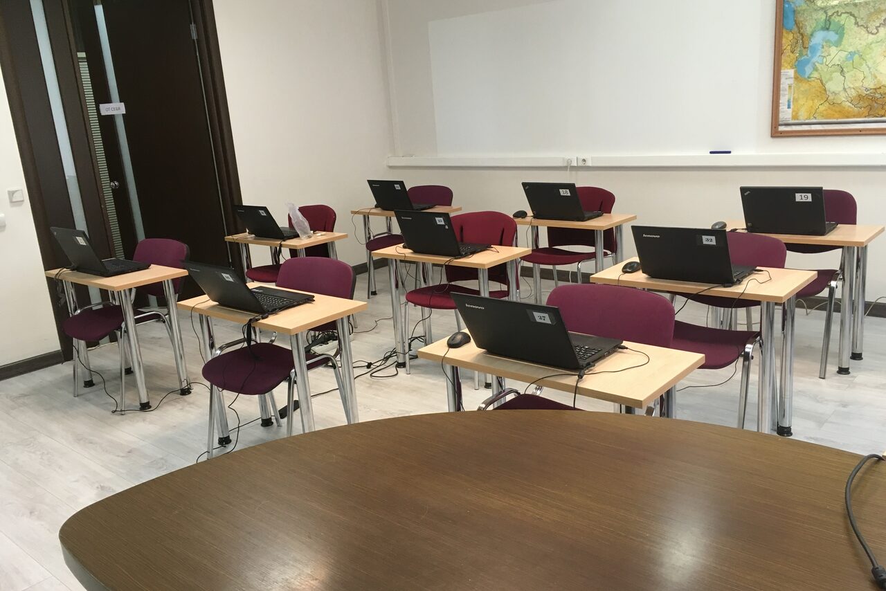 Арендовать Training class with administrator 