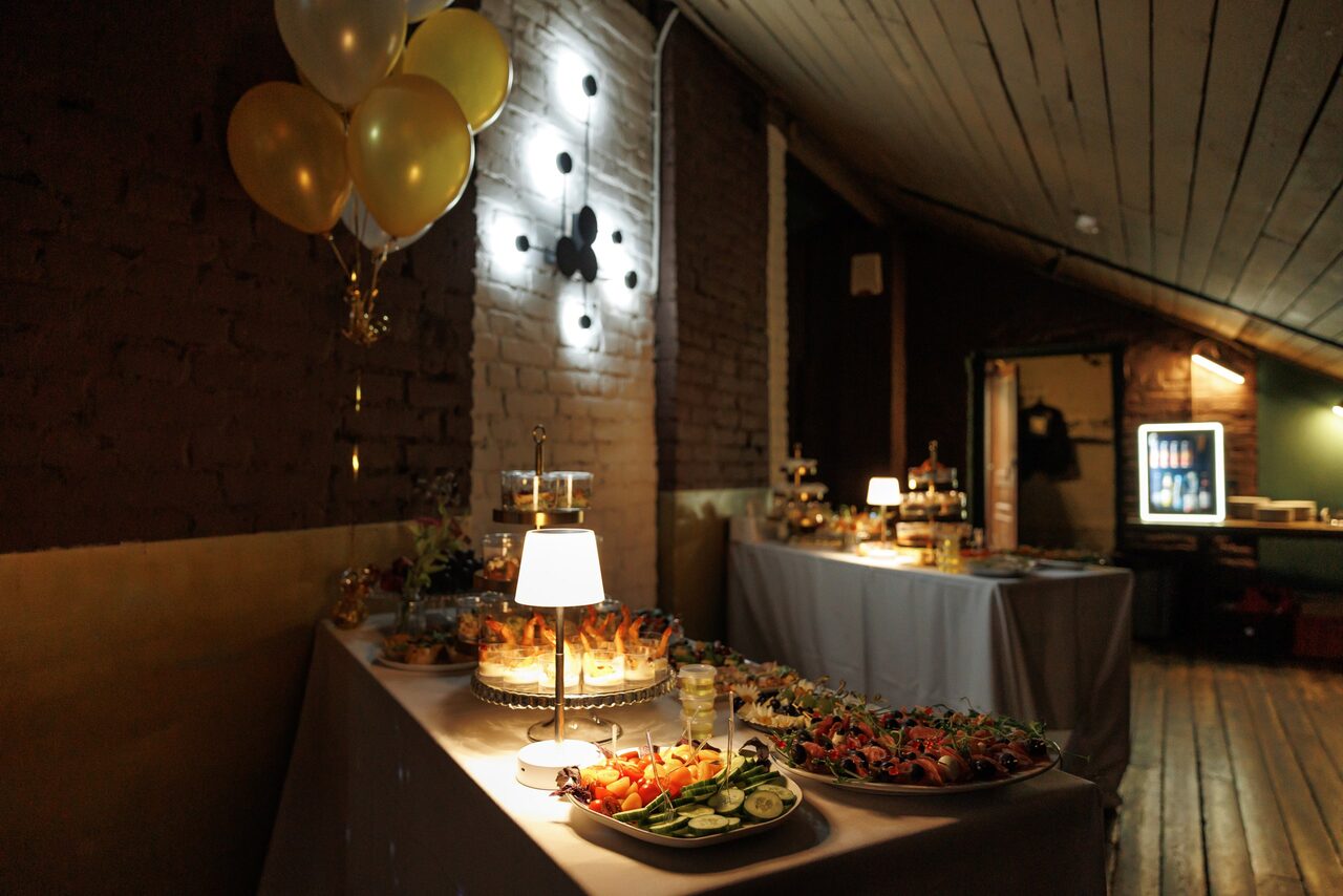 Арендовать Duty Free Loft (Дьюти Фри лофт). Мансарда в центре Петербурга
