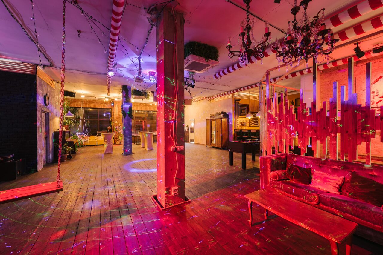 Арендовать Multiroom. Лофт-студия 