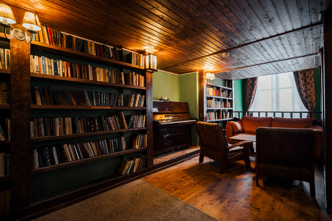 Арендовать Двухэтажный зал в английском стиле