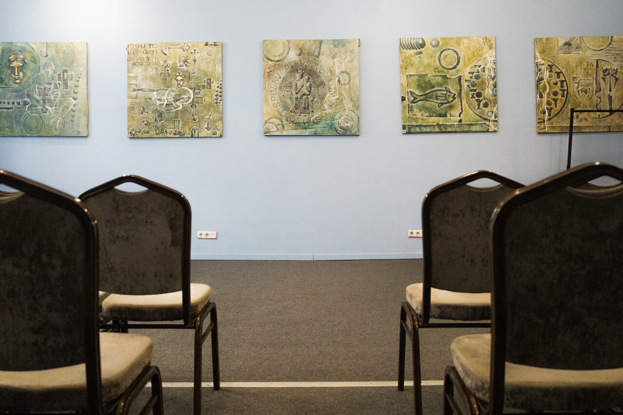 Арендовать Bright room for various events in the historic center 