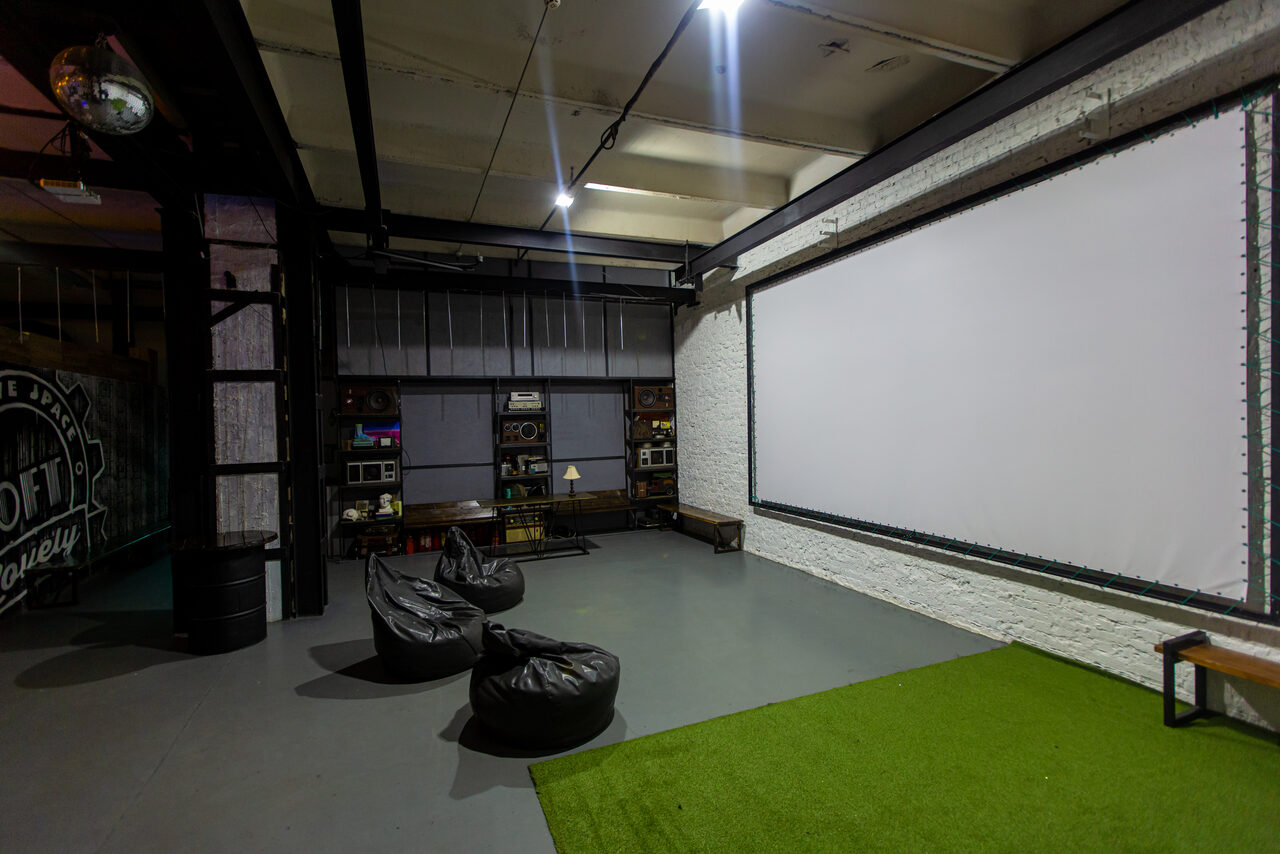 Арендовать Лофт из трех изолированных помещений