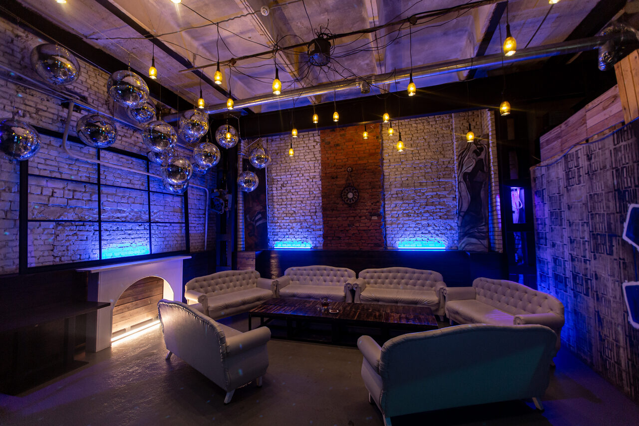 Арендовать Лофт из трех изолированных помещений