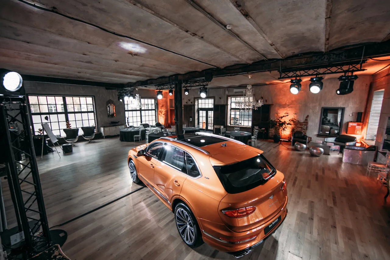 Арендовать LOFT HALL Зал BACKYARD на Автозаводской