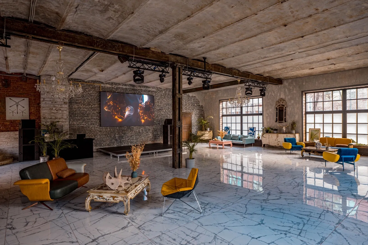 Арендовать LOFT HALL Зал BACKYARD на Автозаводской
