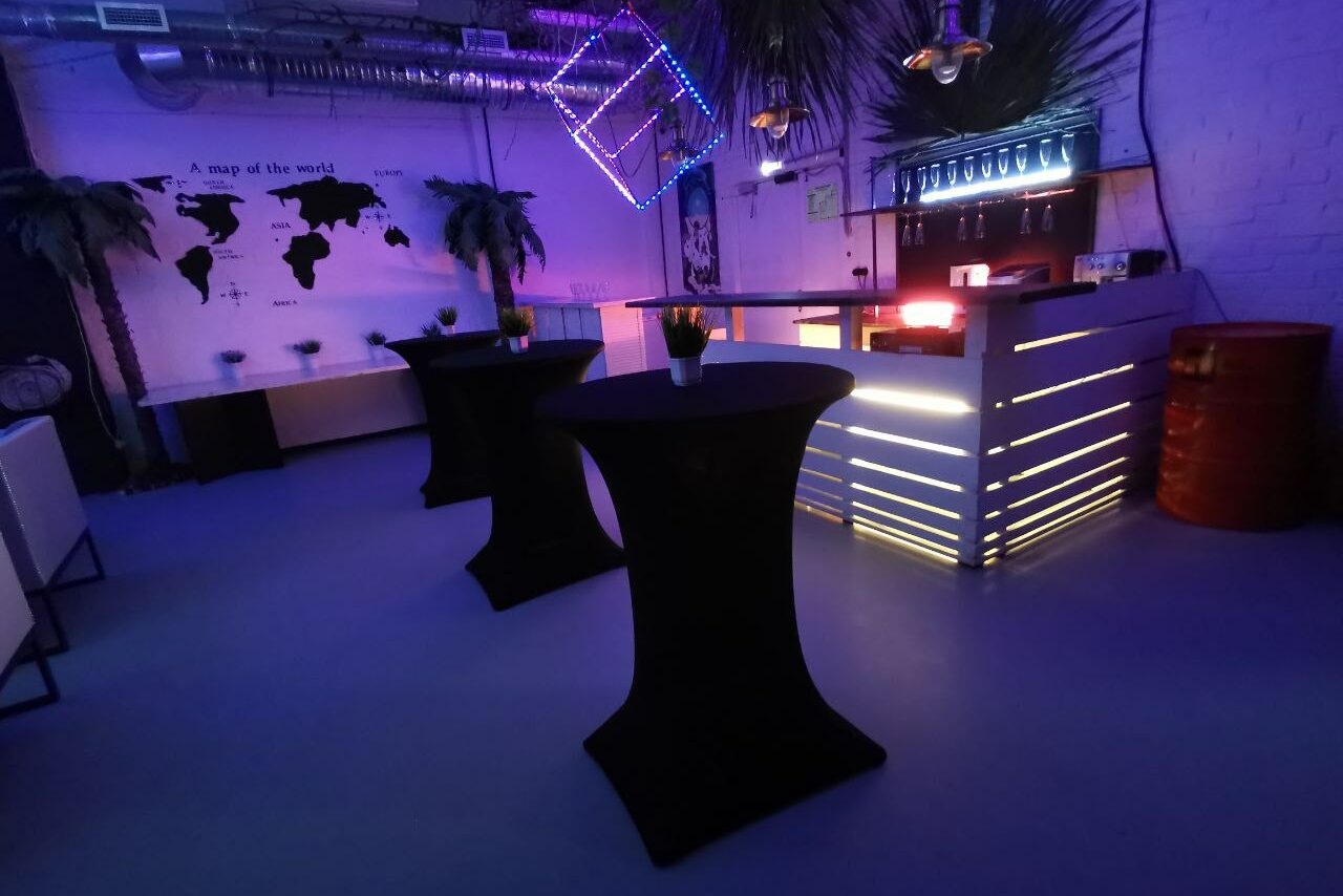 Арендовать Центр Событий. Яркий лофт для праздника 