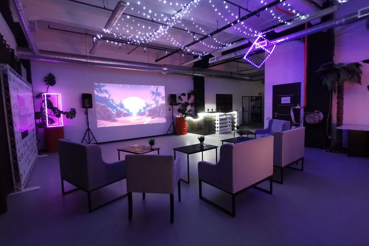 Арендовать Центр Событий. Яркий лофт для праздника 