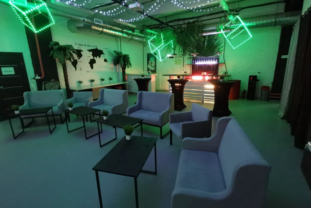 Арендовать Центр Событий. Яркий лофт для праздника 