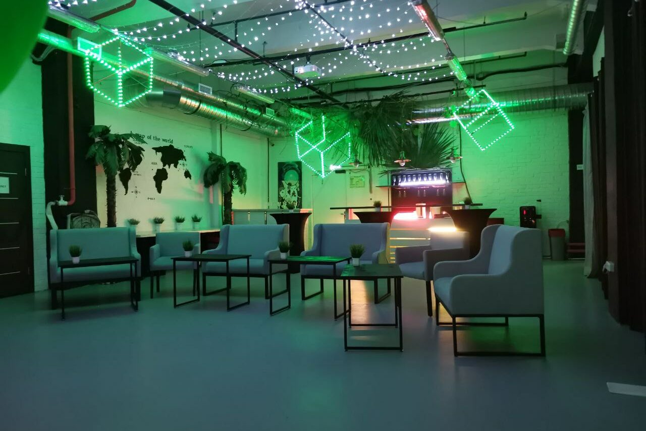 Арендовать Центр Событий. Яркий лофт для праздника 